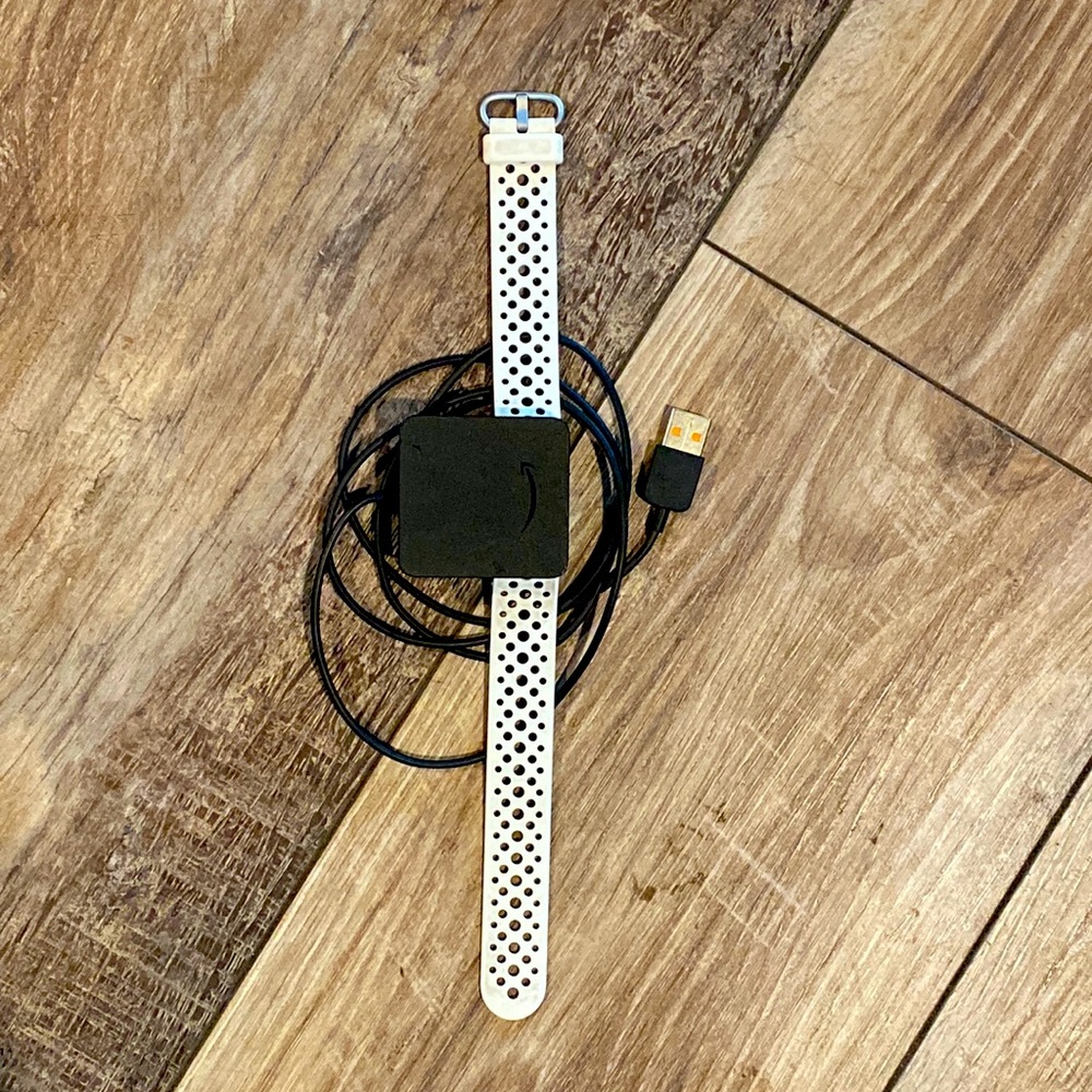 Amazon Halo Band – Measure how you move, sleep, and sound